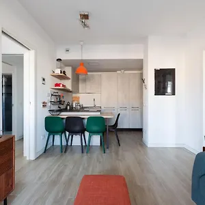 renovated-milano-politecnico-terrace-apt.it-lombardy.com/